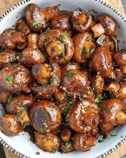 ROASTED GARLIC MUSHROOM
